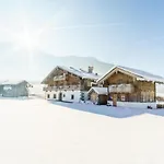 Steinerner Meerblick Dağ evi *